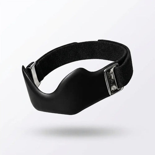 Sangle de genou noire à coque rigide, bande élastique et boucles métal, sur fond clair